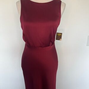 Stunning long Burgundy deep wine color Sleeveless Dress so flattering sz 4